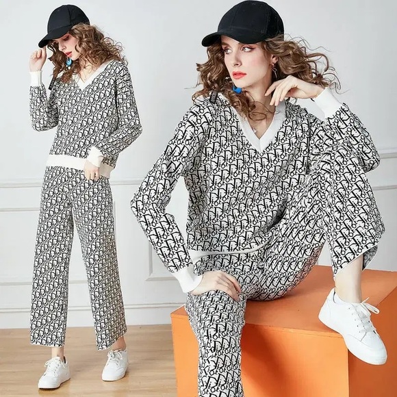 Authentic DIOR Two-Piece Loungewear Set - Picture 10 of 12